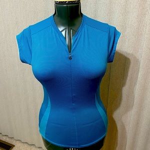 Bontrager Women’s Cycling Top. Excellent condition. Size Medium.